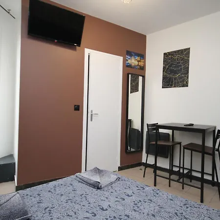 09 - Proche Paris Et Transports Avec Tv Wifi فندق مبيت وإفطار *